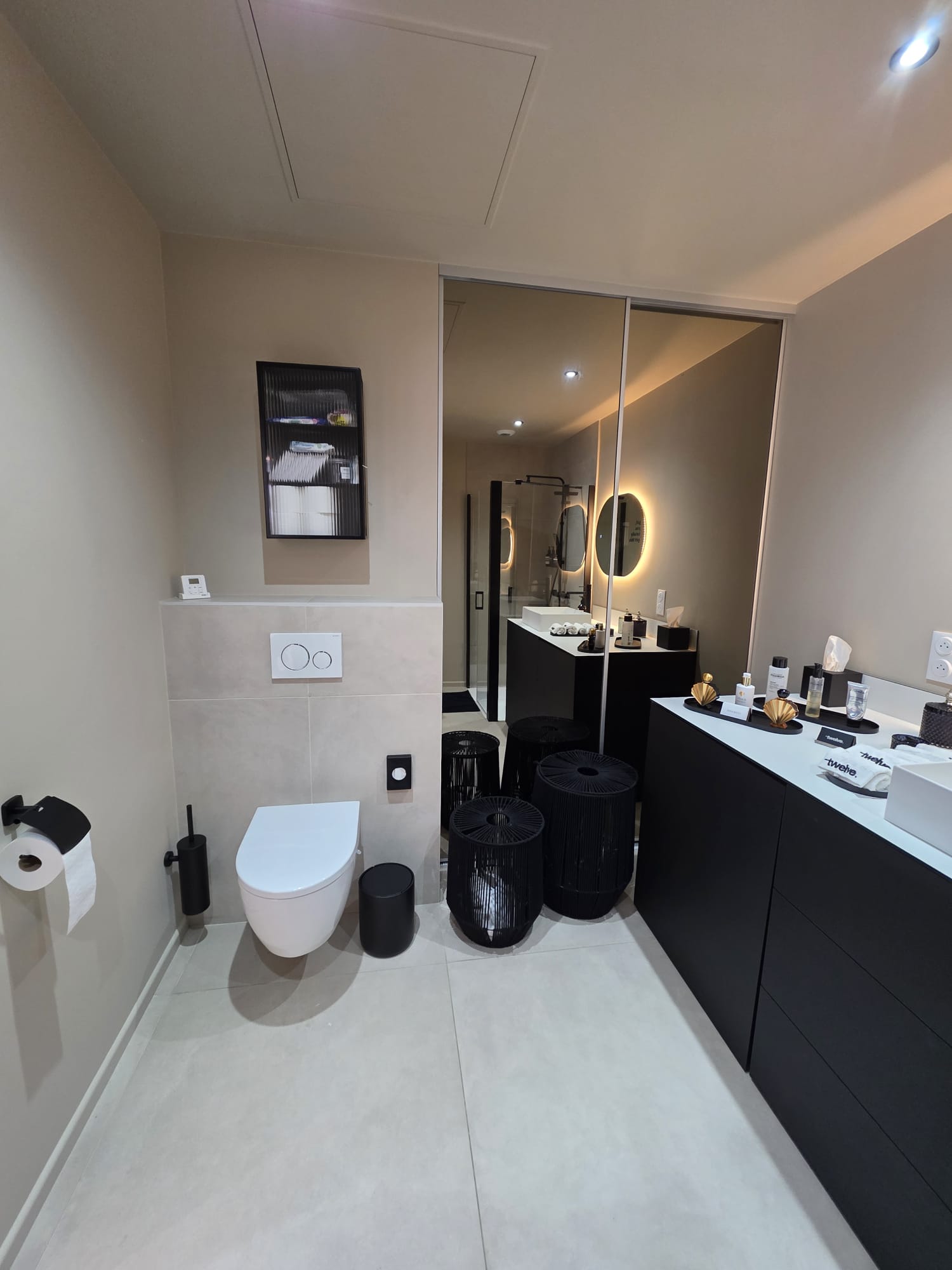 Vue des sanitaires du studio